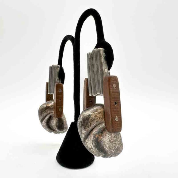 Vintage Modern Handmade Mask Clip On Earrings Pewter? Wood Tribal Easter Island - Picture 6 of 12